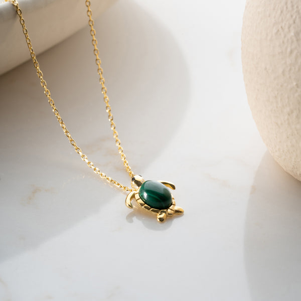 925 Gümüş| Yeşil Taşlı Minimal Kaplumbağa Kolye