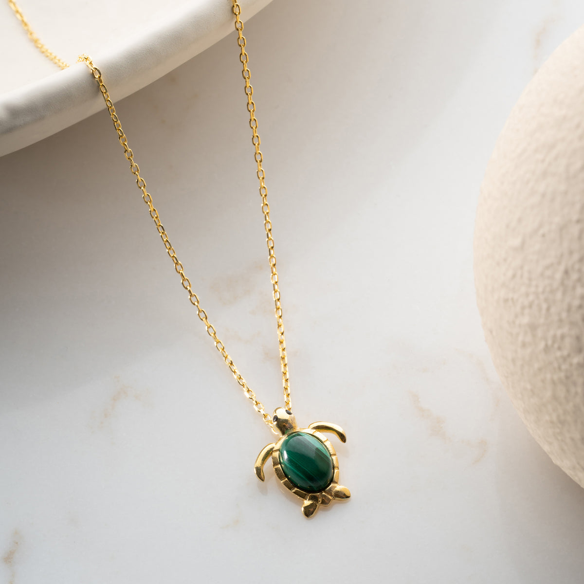 925 Gümüş| Yeşil Taşlı Minimal Kaplumbağa Kolye